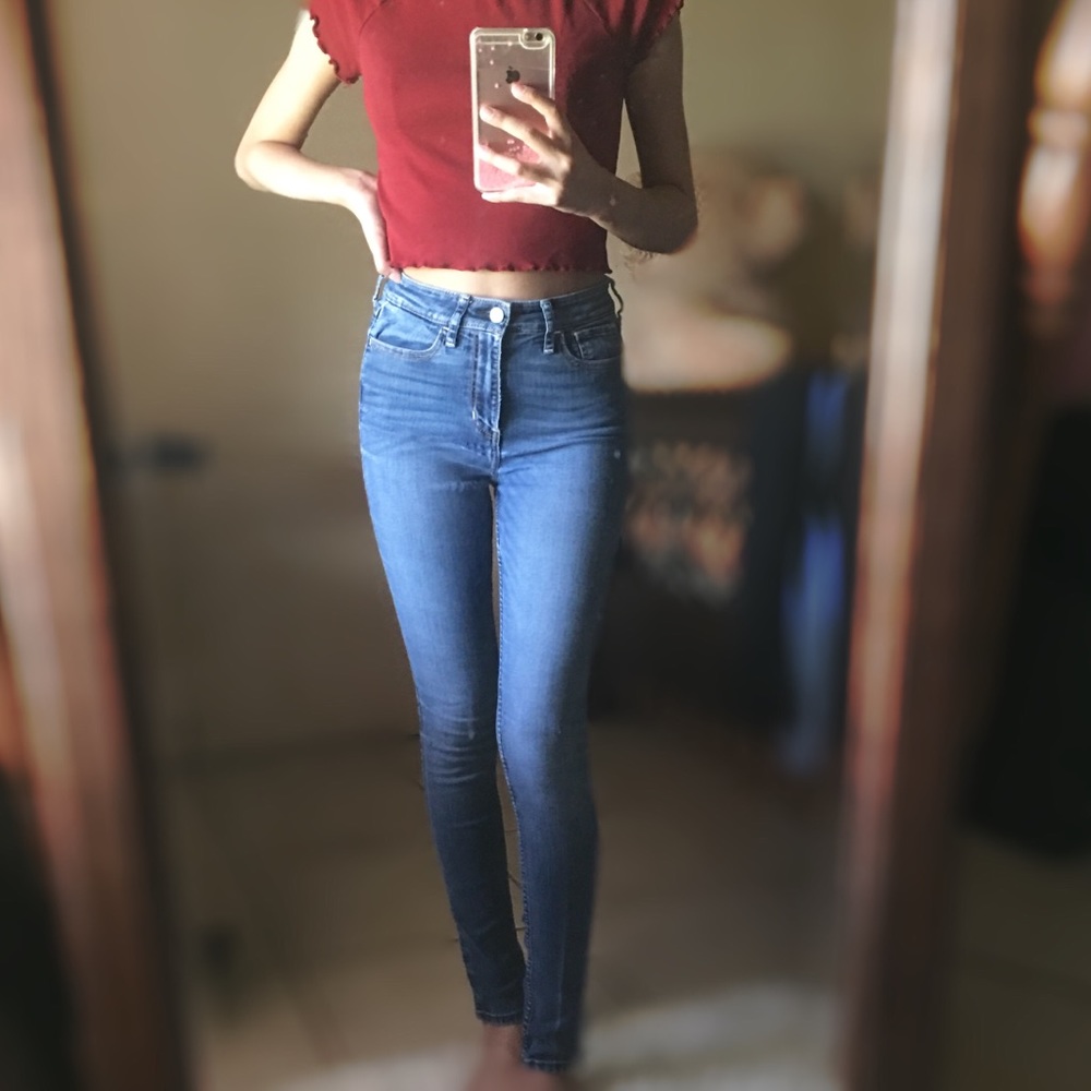 ✨Hollister high rise jeans✨